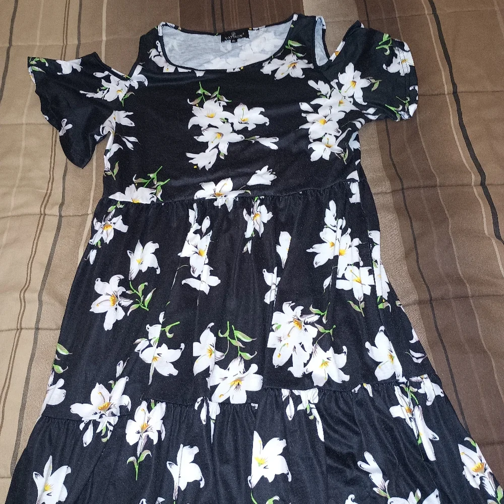 Floral‎ Cold Shoulder Dress with pockets XL